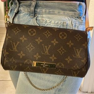 ❤️ FAVORITE PM ❤️ Louis Vuitton crossbody